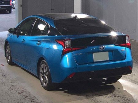 2019 Toyota Prius - photo 2