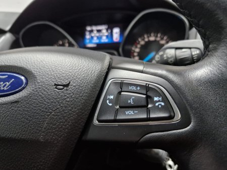 2017 Ford Focus - photo 24