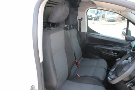 2020 Peugeot Partner - photo 15