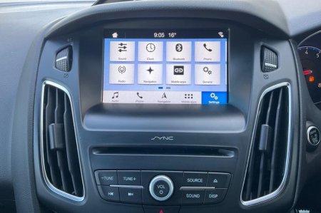 2017 Ford Focus - photo 26