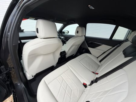 2024 BMW 5-Series - photo 20