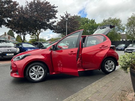 2022 Toyota Yaris - photo 8