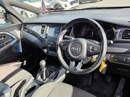 2017 Kia Carens - photo 5