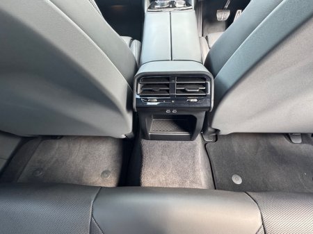 2024 BMW 5-Series - photo 17
