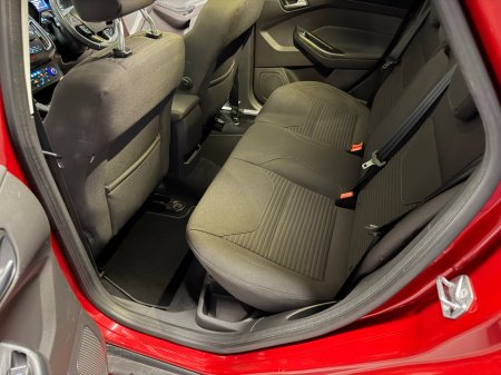 2016 Ford Focus - photo 18