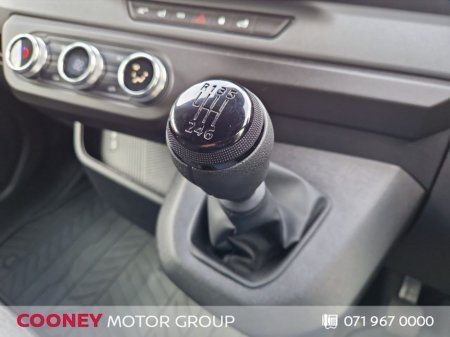 2026 Nissan Interstar - photo 9