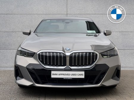 2024 BMW 5-Series - photo 15