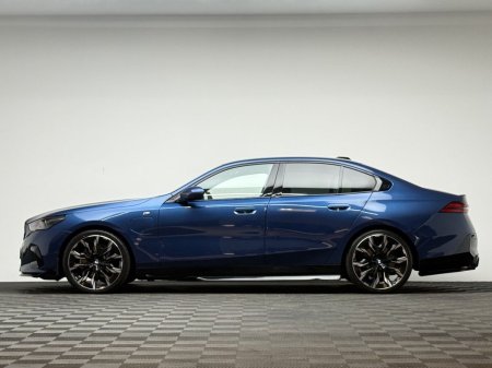 2024 BMW 5-Series - photo 4