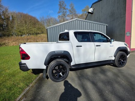 2023 Toyota Hilux - photo 2