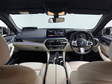 2022 BMW 5-Series - photo 9