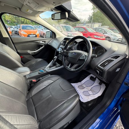 2015 Ford Focus - photo 23
