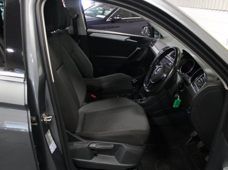 2019 Volkswagen Tiguan - photo 26