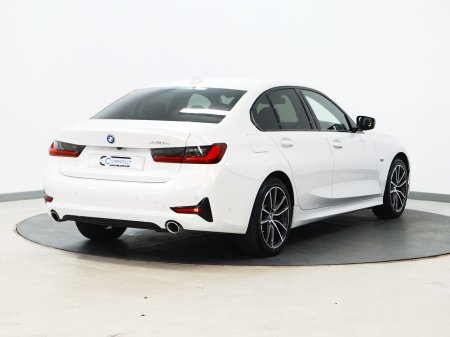 2022 BMW 3-Series - photo 3