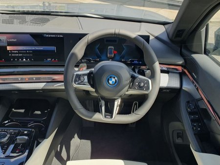 2026 BMW 5-Series - photo 5