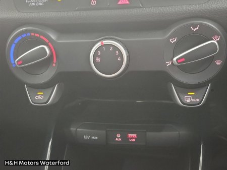 2020 Kia Rio - photo 23