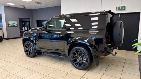 2025 Land Rover Defender - photo 10