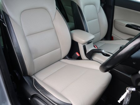 2020 Kia Sportage - photo 11