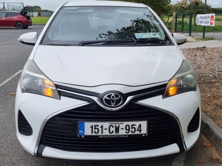 2015 Toyota Yaris - photo 2
