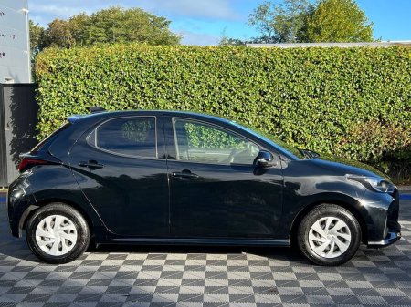 2022 Toyota Yaris - photo 2