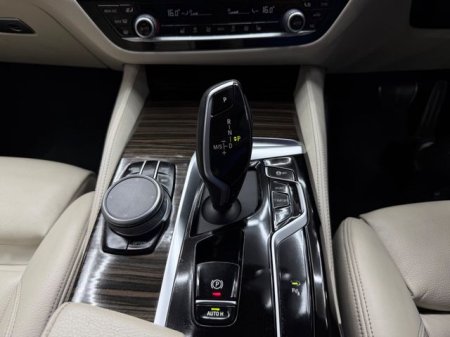 2021 BMW 5-Series - photo 23