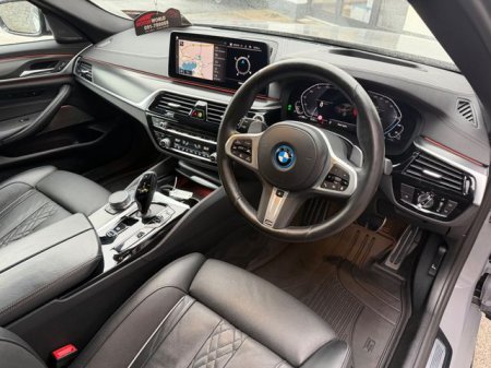 2022 BMW 5-Series - photo 17