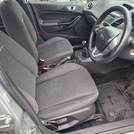 2017 Ford Fiesta - photo 11