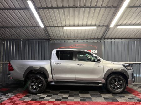 2025 Toyota Hilux - photo 4