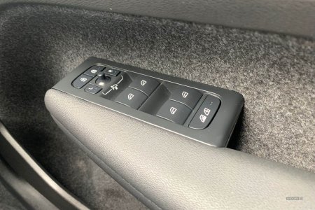 2025 Volvo XC40 - photo 18