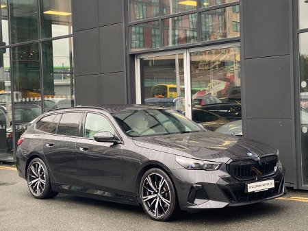 2025 BMW 5-Series - photo 3