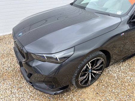 2024 BMW 5-Series - photo 27