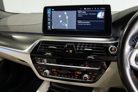 2023 BMW 5-Series - photo 16