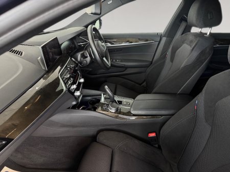2018 BMW 5-Series - photo 17
