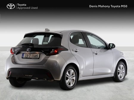 2023 Toyota Yaris - photo 2