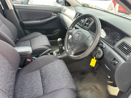 2004 Toyota Corolla - photo 4