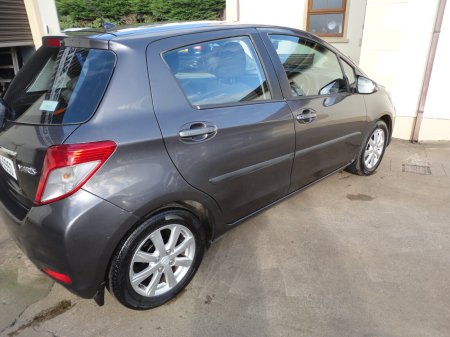 2012 Toyota Yaris - photo 5