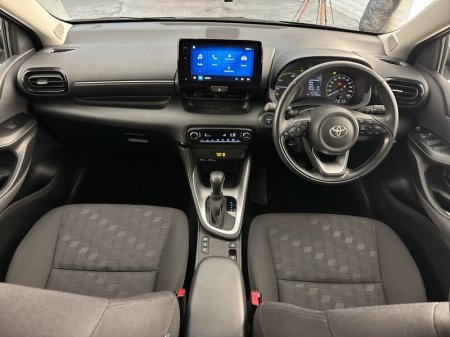 2025 Toyota Yaris - photo 8