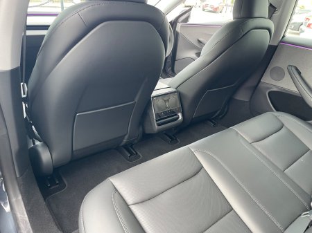 2025 Tesla Model 3 - photo 7