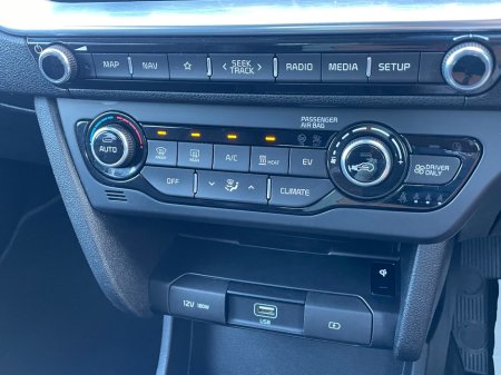 2020 Kia Niro - photo 11