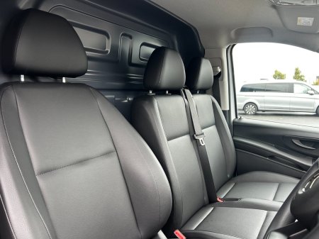 2025 Mercedes-Benz Vito - photo 8