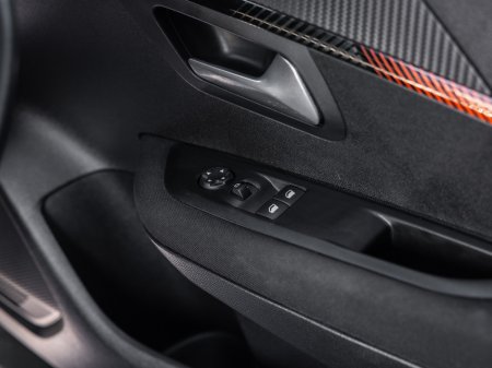 2020 Peugeot 208 - photo 18