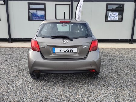 2017 Toyota Yaris - photo 3