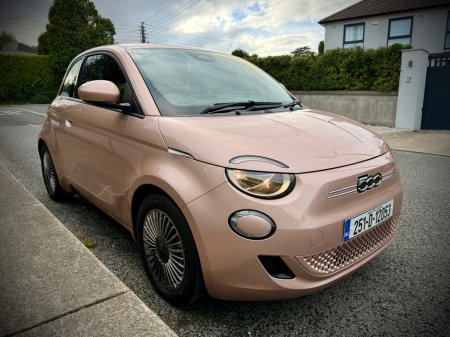 2025 Fiat 500e - photo 8