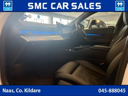 2025 BMW 5-Series - photo 14
