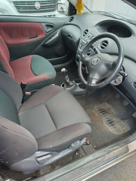 2005 Toyota Yaris - photo 8