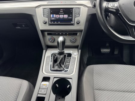 2017 Volkswagen Passat - photo 11