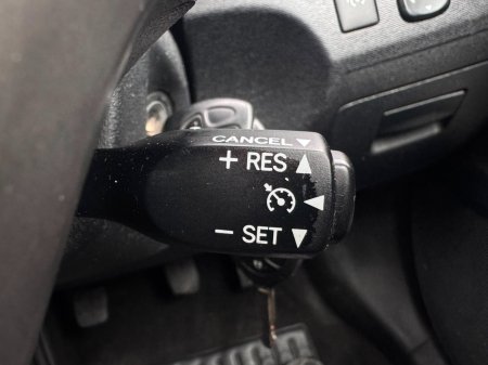 2011 Toyota Avensis - photo 16