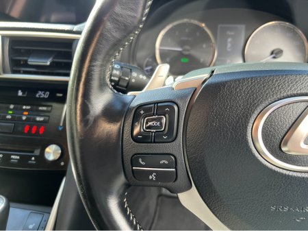 2017 Lexus IS - photo 21