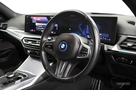2023 BMW 3-Series - photo 17