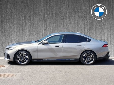 2026 BMW 5-Series - photo 3