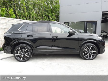 2025 Volkswagen Tiguan - photo 10